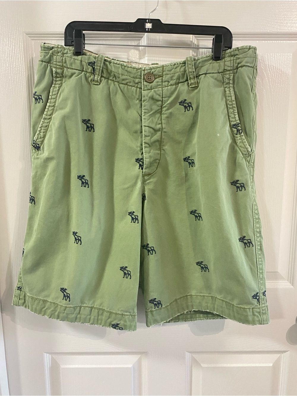VINTAGE Y2K Abercrombie & Fitch Mens 36 Olive Green Moose Logo Distressed Shorts - Picture 8 of 8